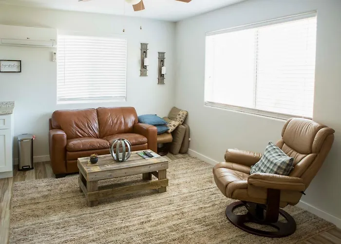 Poolside Relaxation: Couple's Retreat In Peoria! Peoria